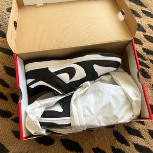 Nike dunk panda 10 1/2 brand new inbox